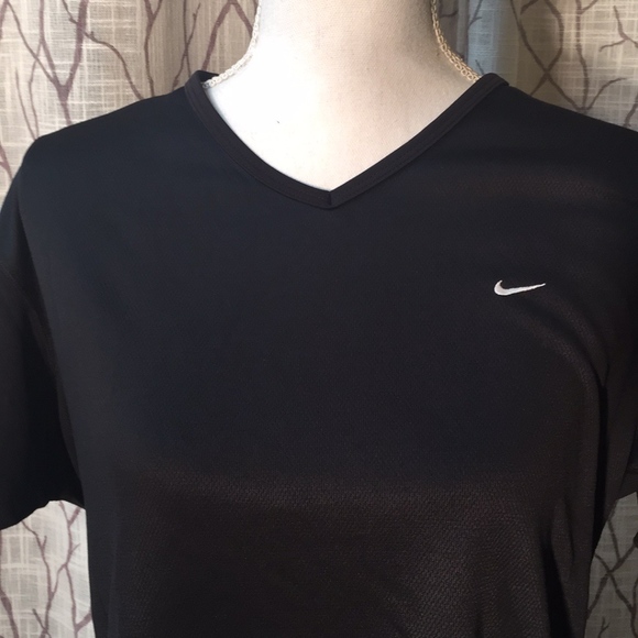 Nike athletic Dri-Fit crop top tee - Picture 2 of 5